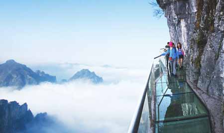 長(zhǎng)沙出發(fā)到張家界玻璃橋云天渡、森林公園、天門(mén)山玻璃棧道往返4天3晚游