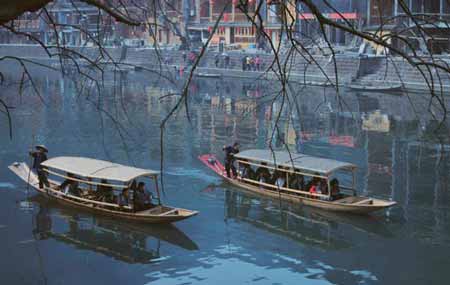 張家界森林公園、袁家界、天子山、大峽谷、玻璃橋、天門山、玻璃棧道、鳳凰古城三晚四日游